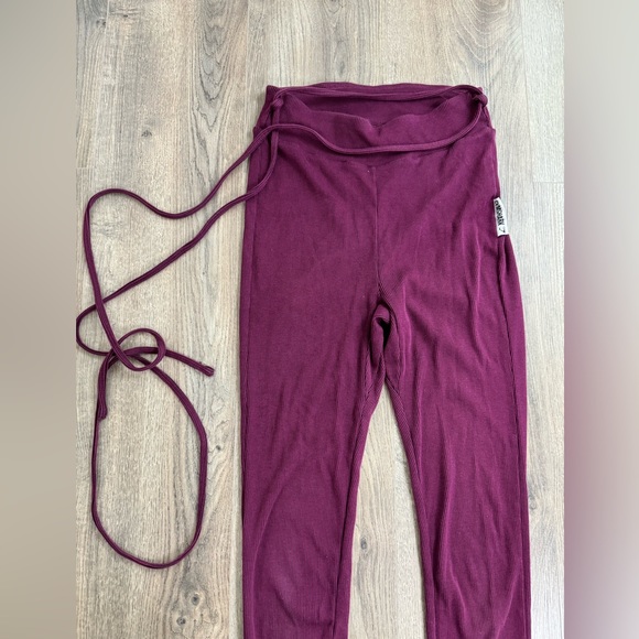 Gymshark jogger Slounge Ribbon Ribbed Leggings Dark Ruby Marl Sz M (fits like S) - Picture 4 of 11